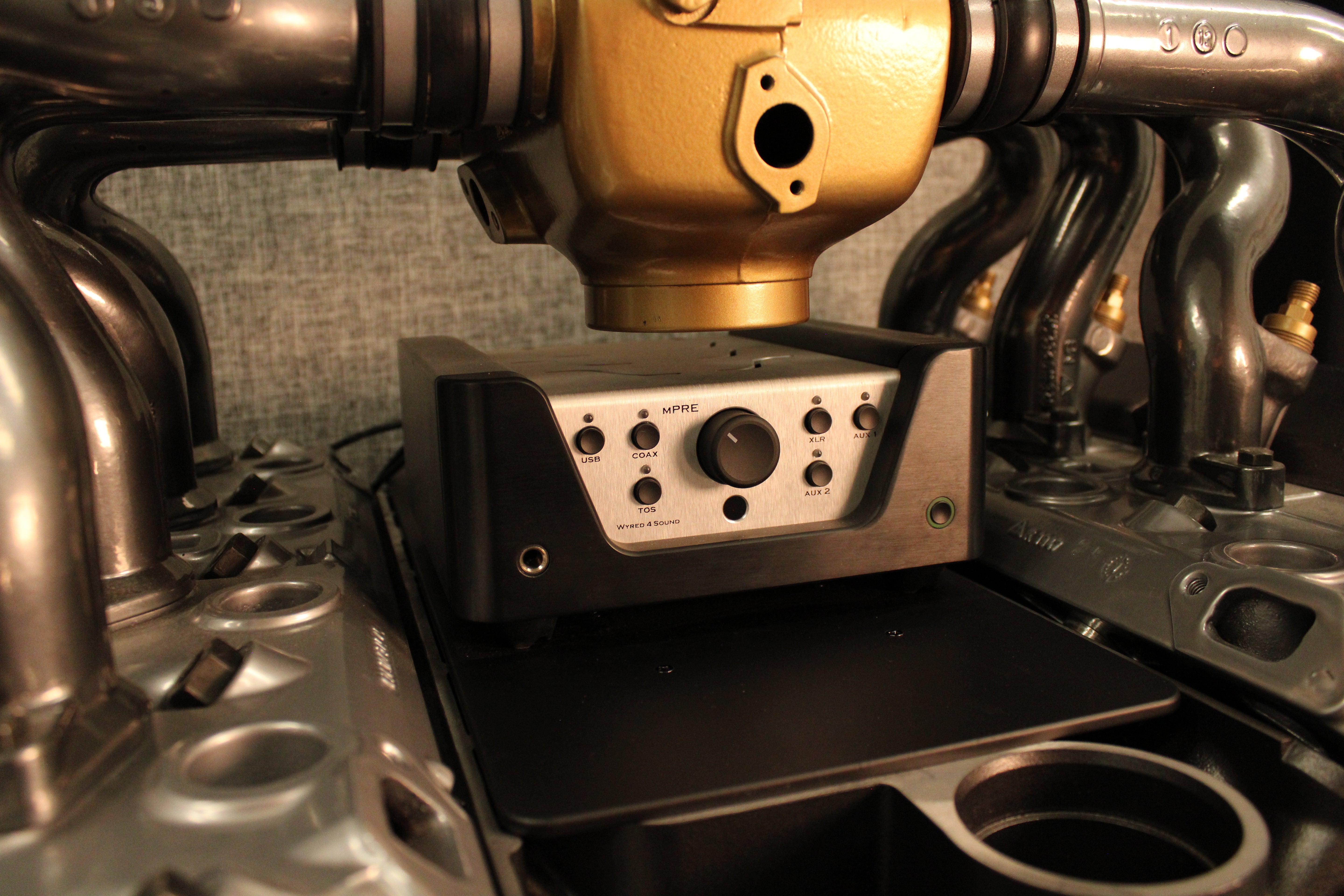 Wyred 4 Sound audio system integrated with Porsche V8 display