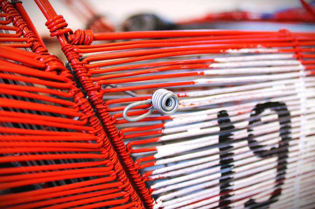 Ferrari 250 GTO No. 19 — Kinetic Wire Sculpture - Ben's Auto Decor
